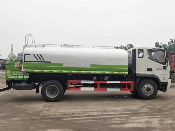 國六15方福田灑水車