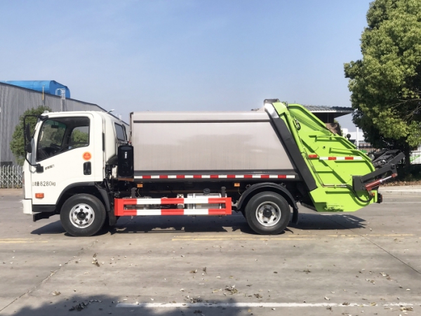 國六大運壓縮式垃圾車