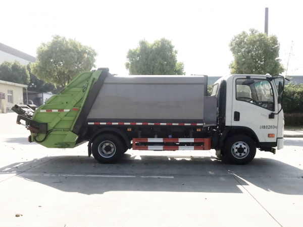 國六大運壓縮式垃圾車