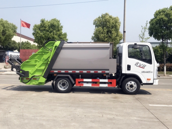 解放藍(lán)牌壓縮式垃圾車