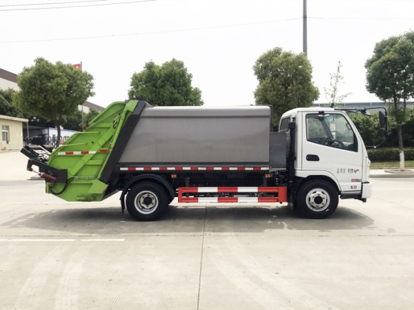 凱馬壓縮式垃圾車