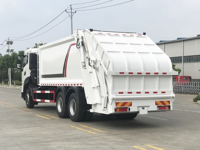 東風(fēng)天龍壓縮式垃圾車