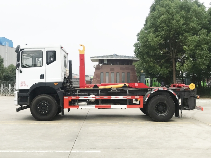 18噸 東風(fēng)T3車廂可卸式垃圾車