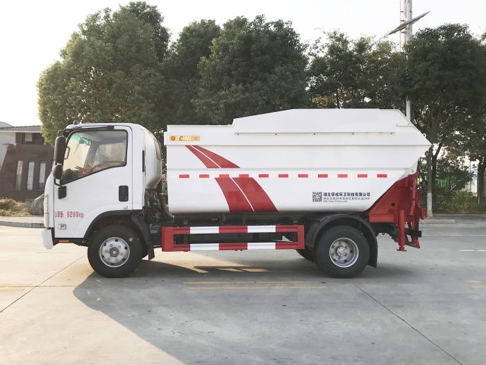 五十鈴后掛桶式垃圾車
