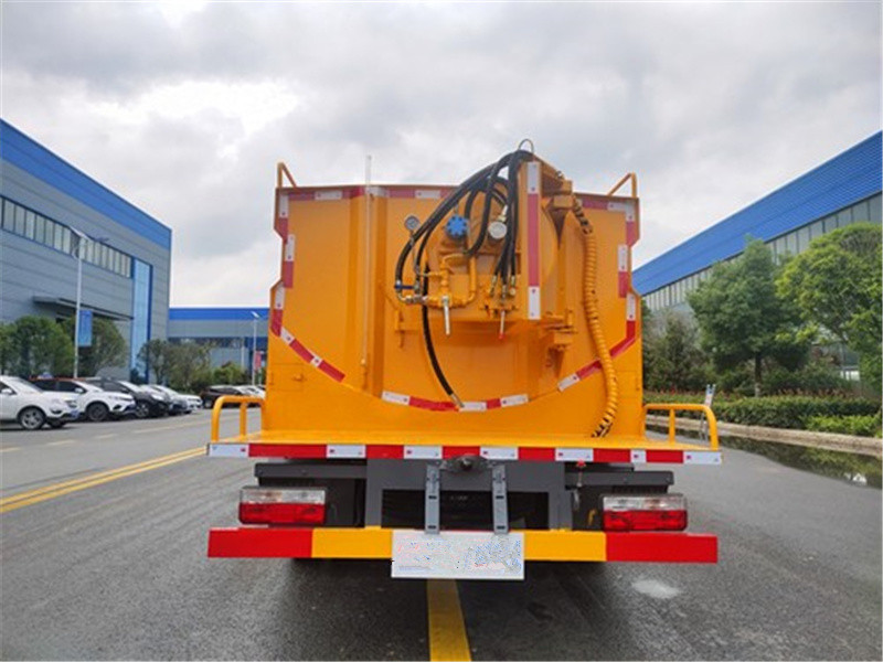 國六東風(fēng)小多利卡4.2方高壓清洗車