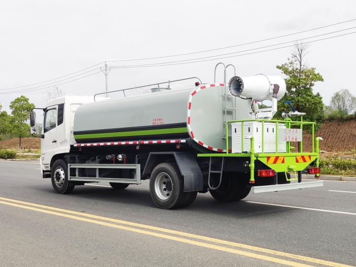 東風天錦灑水車