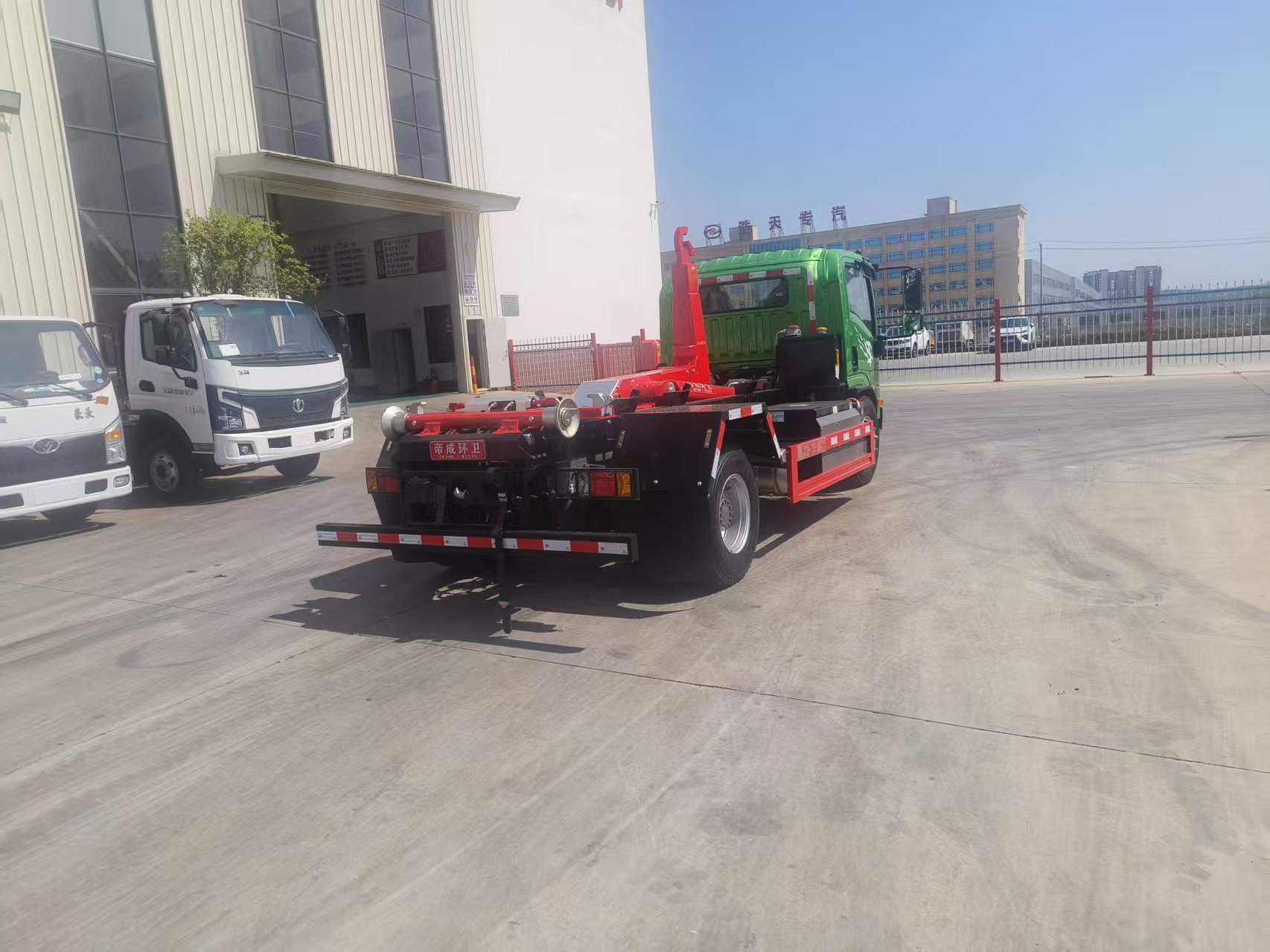 重汽王牌純電動12噸勾臂垃圾車