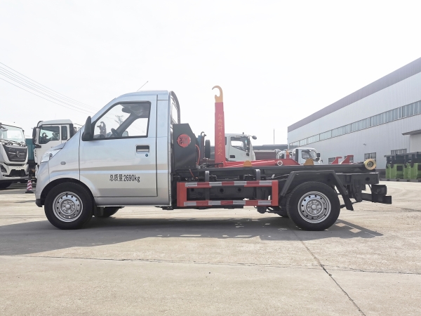 五菱純電動(dòng)車廂可卸式垃圾車